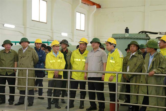 Bí thư Thành ủy Hoàng Trung Hải kiểm tra công tác vận hành 3 trạm bơm tiêu thoát nước của Hà Nội