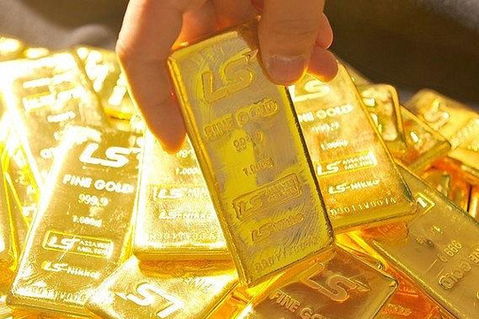 Giá vàng tiếp tục tăng cao kỷ lục