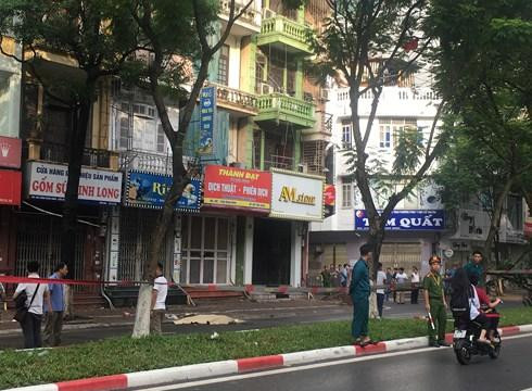 Hà Nội: Cây đổ trên đường Trần Đăng Ninh khiến một người tử vong