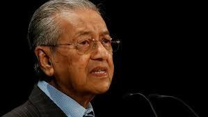 Thủ tướng 94 tuổi của Malaysia lái xe chở Tổng thống Indonesia