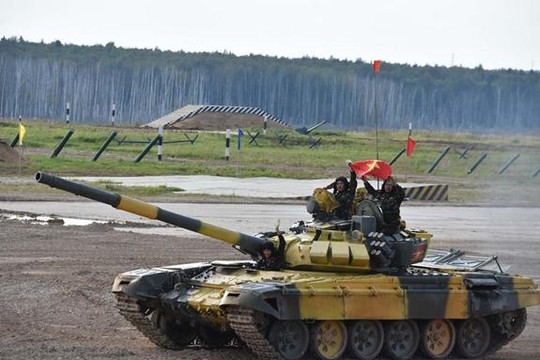 Đội Việt Nam thắng vòng bán kết giải đua xe tăng tại Nga