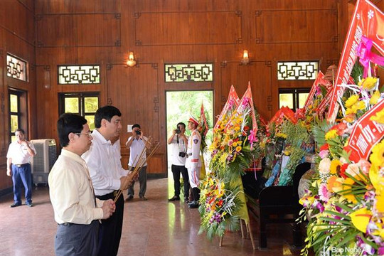 Lễ tưởng niệm 50 năm Ngày mất của Chủ tịch Hồ Chí Minh