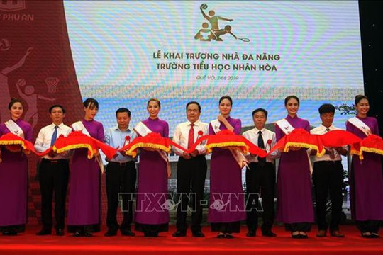 Đồng chí Trần Thanh Mẫn dự lễ khai trương nhà đa năng Trường Tiểu học Nhân Hòa
