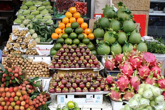 Tiêu dùng trong tuần: Giá vàng, trái cây và thực phẩm đồng loạt tăng mạnh