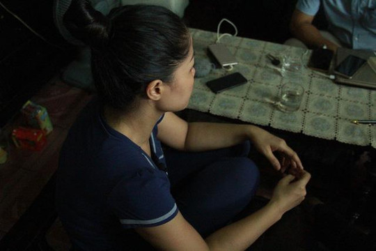 Bi đát hoàn cảnh bà mẹ đơn thân tố bị ép làm “nô lệ tình dục” tại Hà Nội