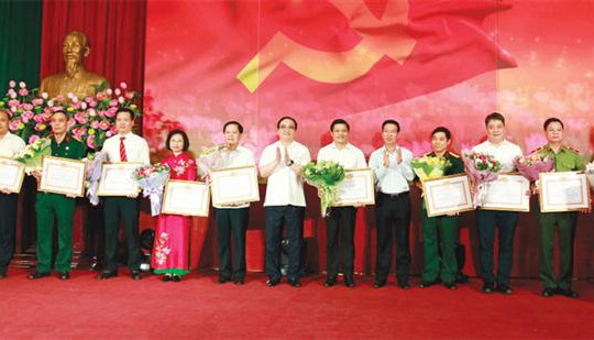 Hà Nội học tập và làm theo di huấn của Chủ tịch Hồ Chí Minh: Đoàn kết, thống nhất, xây dựng Đảng vững mạnh