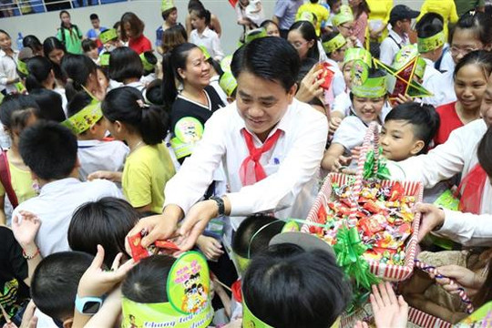 1.000 trẻ em Hà Nội vui đêm hội trăng rằm
