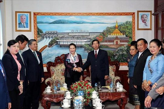 Chủ tịch Quốc hội Nguyễn Thị Kim Ngân thăm làm việc tại tỉnh Viêng Chăn