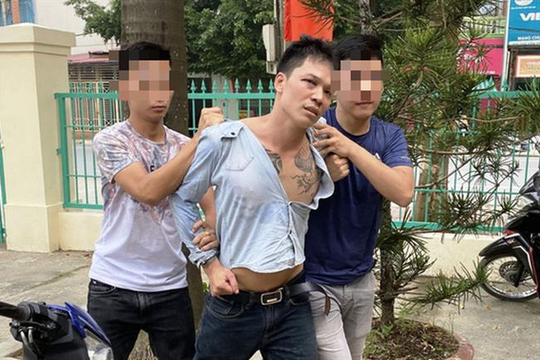 Thanh Hóa: Cảnh sát hình sự tóm gọn thanh niên xăm trổ đang cưỡng đoạt tiền của giám đốc doanh nghiệp