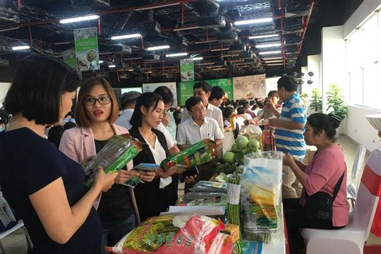 Hơn 100 gian hàng tham gia phiên chợ kết nối giao thương sản phẩm OCOP và đặc sản vùng miền