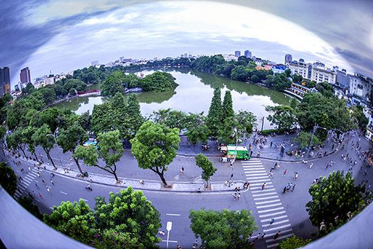 Kỷ niệm 65 năm Ngày Giải phóng Thủ đô: Hà Nội - Một thời đạn bom, một thời hòa bình