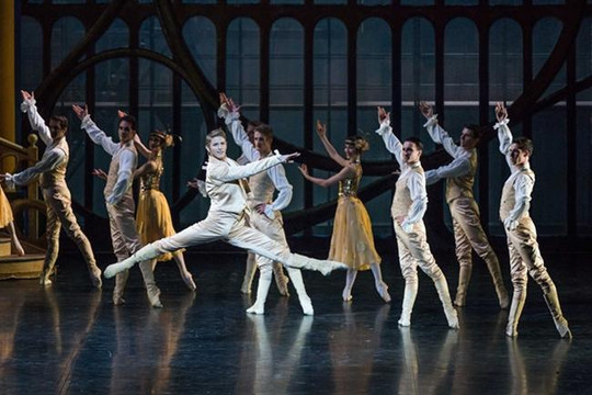 Đưa vở ballet Cô bé Lọ Lem của Nhà hát Quốc gia Paris đến Hà Nội