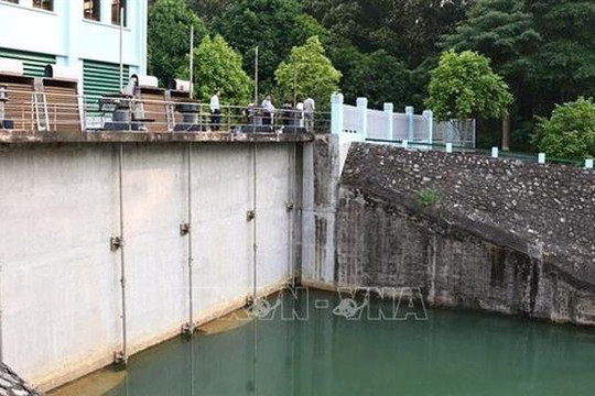 Thủ tướng chỉ đạo xử lý vấn đề ô nhiễm nguồn nước sạch sông Đà