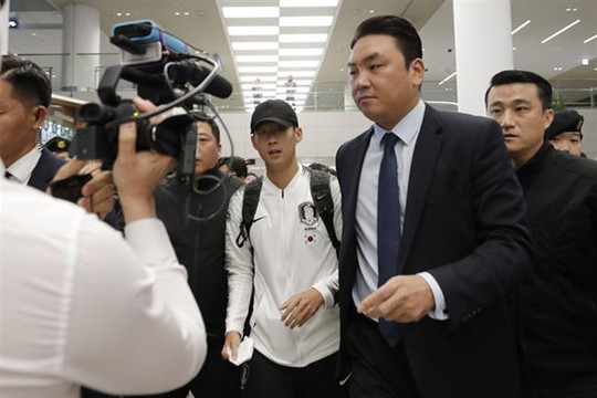 Cầu thủ Hàn Quốc sốc khi đội Triều Tiên 'đá banh như đánh trận'