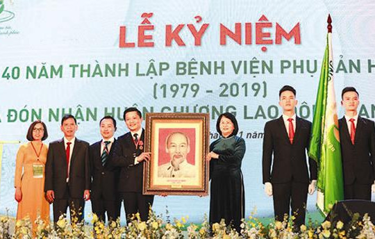 kỷ niệm 40 năm ngày thành lập Bệnh viện Phụ sản Hà Nội: Mốc son ghi dấu sự trưởng thành và lớn mạnh