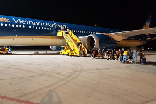 Chuyến bay đầu tiên từ khu vực Trung Đông đưa gần 300 công dân Việt Nam hồi hương
