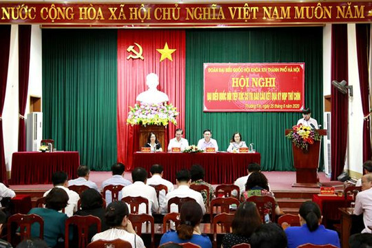 Bí thư Thành ủy Vương Đình Huệ tiếp xúc cử tri huyện Thường Tín