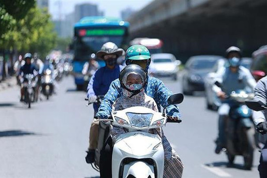 Thông tin mới nhất về đợt nắng nóng đặc biệt gay gắt đang xảy ra tại Hà Nội
