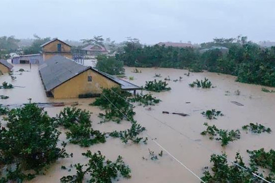 60 người chết do mưa lũ, hàng nghìn hộ dân vẫn còn ngập lụt