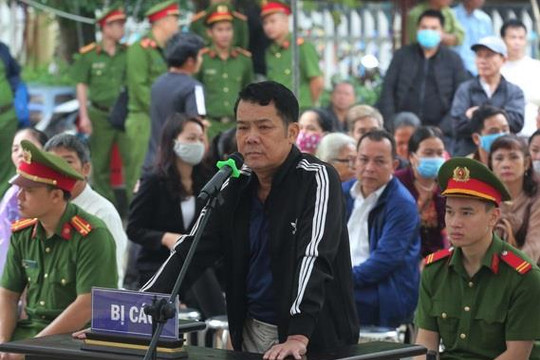 Rút súng dọa bắn lái xe tải ở Bắc Ninh, giám đốc lĩnh 18 tháng tù giam