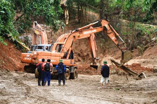 Thủ tướng yêu cầu bằng mọi cách tiếp cận nhanh nhất để cứu người dân bị mất tích tại Quảng Nam