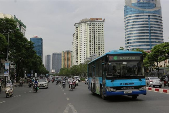 Xe buýt Hà Nội: Hiện đại hóa để bắt kịp xu thế