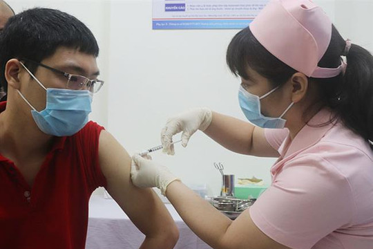 Sáng nay 23/3, thêm 15 người tiêm thử nghiệm vaccine Covivac của Việt Nam