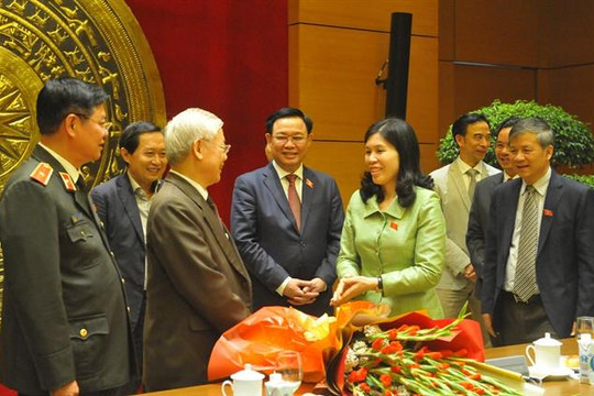 Đoàn đại biểu Quốc hội Hà Nội chúc mừng đồng chí Nguyễn Phú Trọng hoàn thành xuất sắc nhiệm vụ Chủ tịch nước