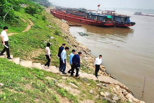 Hà Nội công bố tình trạng khẩn cấp sự cố sụt, sạt kè ven sông Hồng