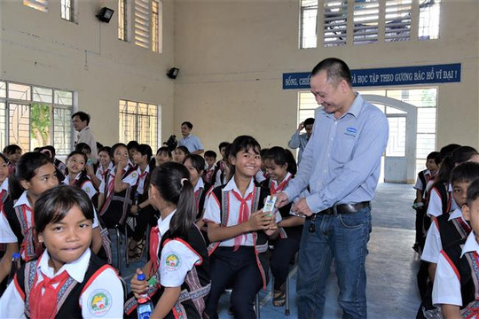 Quỹ sữa vươn cao Việt Nam 2021 của Vinamilk sẽ có thêm 31.000 ly sữa từ sự tham gia của cộng đồng