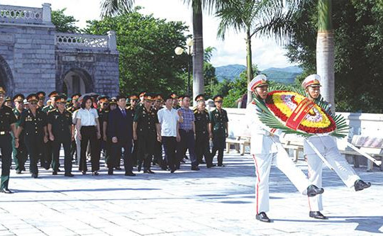 Ta tự hào đi lên - Việt Nam: Tiếp lửa hành trình thắp nến tri ân