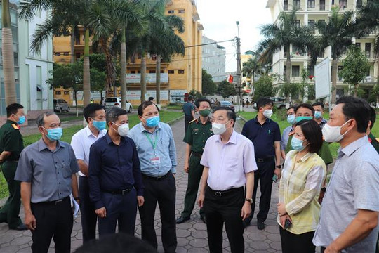 Chủ tịch UBND TP Hà Nội Chu Ngọc Anh: ''Gia Lâm cần nâng mức độ phòng chống dịch Covid-19 cao hơn''
