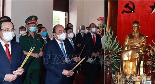 Chủ tịch nước Nguyễn Xuân Phúc dâng hưởng tưởng nhớ Chủ tịch Hồ Chí Minh