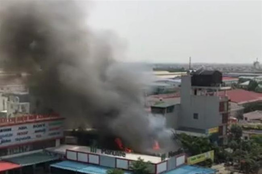Hà Nội: Cháy lớn tại quán bia ở Thường Tín, nhiều tài sản bị thiêu rụi