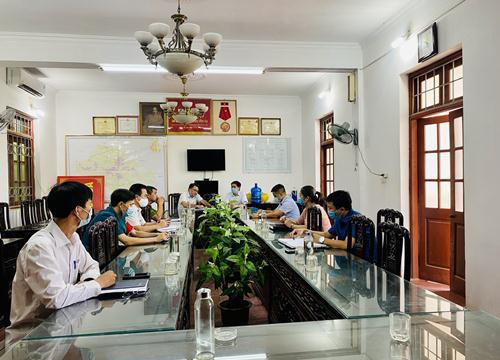 Phó Chủ tịch UBND huyện Sóc Sơn Hồ Việt Hùng kiểm tra công tác phòng chống dịch covid - 19