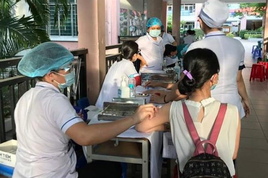 Khẩn trương tiêm vắc xin cho người dân thành phố Hồ Chí Minh để đạt miễn dịch cộng đồng sớm nhất