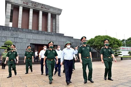 Thủ tướng làm việc với Ban Quản lý Lăng Chủ tịch Hồ Chí Minh