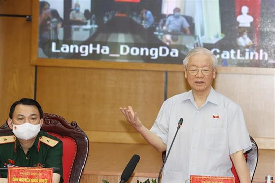 Tổng Bí thư Nguyễn Phú Trọng tiếp xúc cử tri Hà Nội, nhấn mạnh về phát huy tinh thần đoàn kết, ý chí quyết tâm cao để vượt qua khó khăn