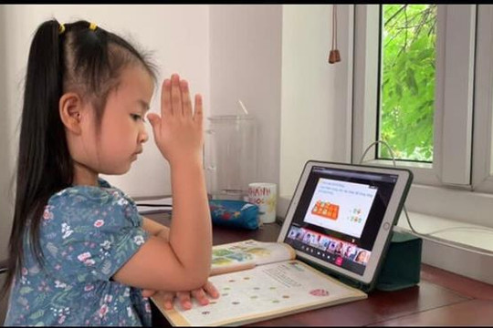 Hà Nội tiếp tục dạy- học trực tuyến, chuẩn bị tiêm vaccine cho học sinh