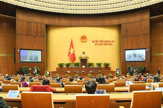 Quốc hội thảo luận về việc lùi thời điểm cải cách chính sách tiền lương