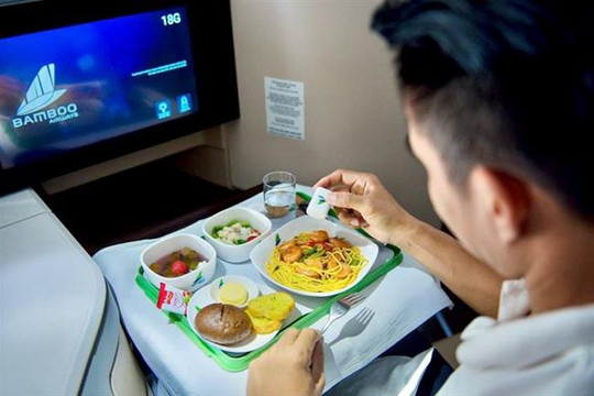 Thưởng thức ẩm thực trên không định hướng 5 sao của Bamboo Airways