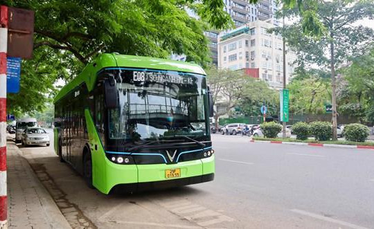 Tuyến E08 chính thức hòa vào hệ thống xe buýt điện Thủ đô