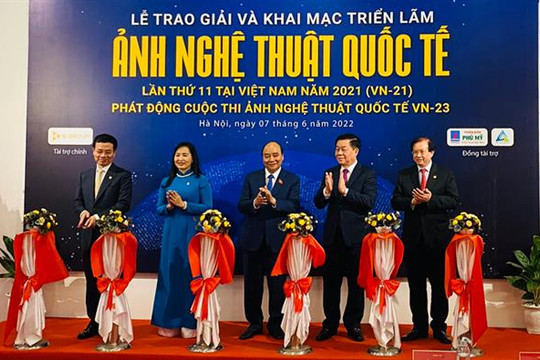 Trao giải và khai mạc triển lãm Ảnh nghệ thuật quốc tế lần thứ 11 tại Việt Nam