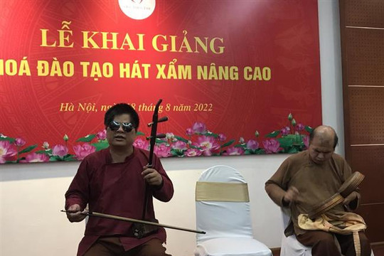 Gần 40 học viên tham gia học hát xẩm nâng cao tại Hà Nội