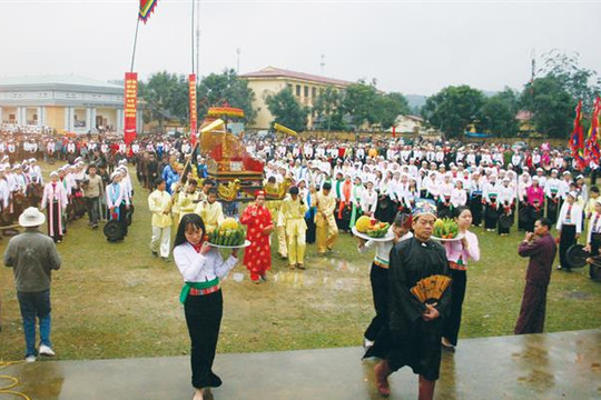 Bảo vệ Di sản mo Mường trước nguy cơ mai một: Khẩn cấp bảo vệ di sản ''đang sống''