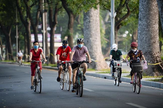 Có nên mở làn đường riêng cho xe đạp?