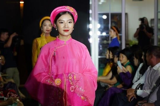 Trăn trở đưa di sản áo dài Việt vươn tầm quốc tế