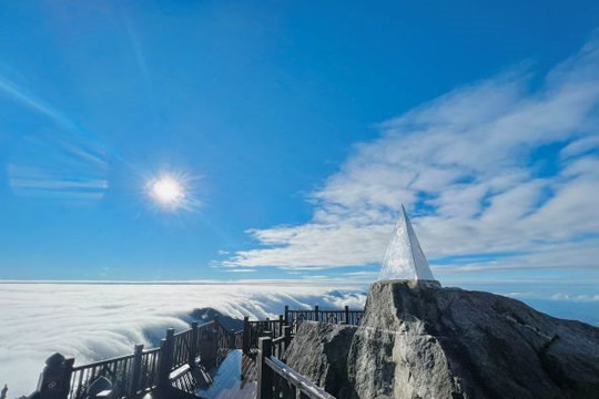 Những bức ảnh mùa mây Sa Pa khiến du khách muốn “xách ba lô lên và đi”