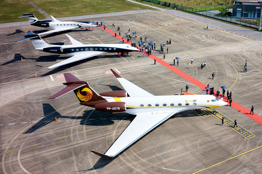 Cận cảnh triển lãm hàng không cao cấp đầu tiên tại Việt Nam 
