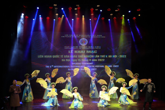 Khai mạc sân khấu thử nghiệm quốc tế tại Việt Nam lần thứ V 